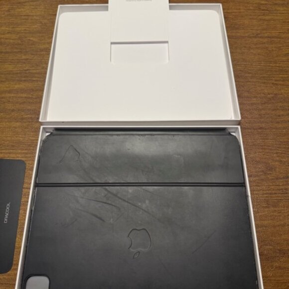 Apple Magic Keyboard for iPad Pro 12.9 inch with Dracool Apple Pencil insert - Picture 4 of 13